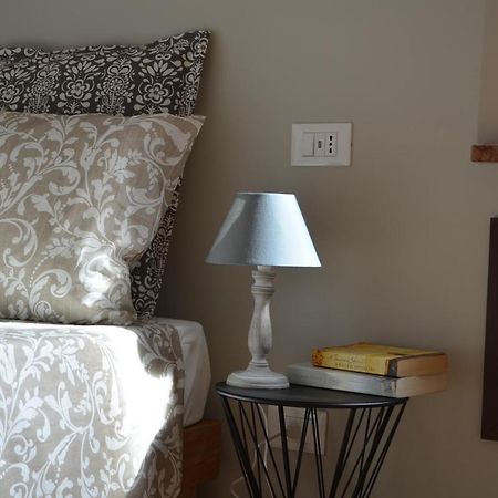 Charming Flat Milazzo 32 Apartment Bologna Bagian luar foto