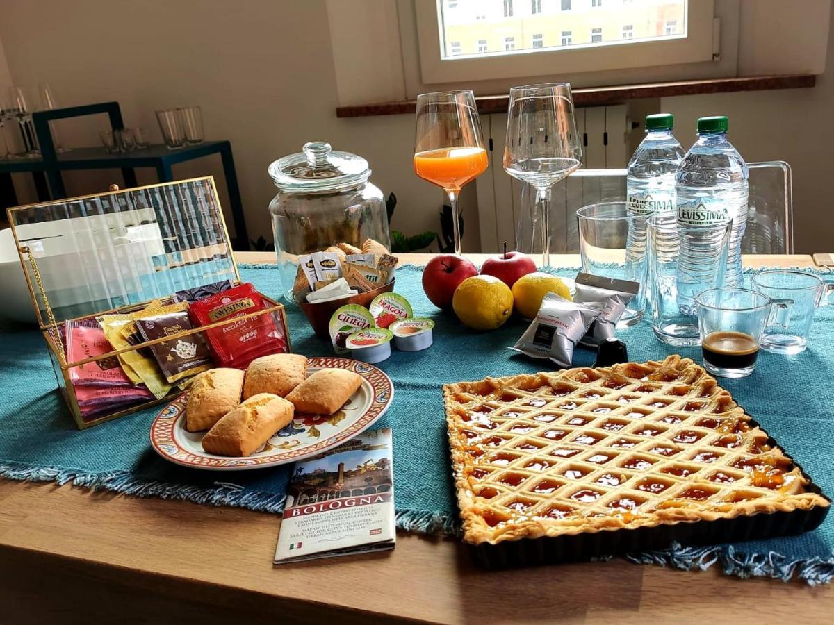 Charming Flat Milazzo 32 Apartment Bologna Bagian luar foto