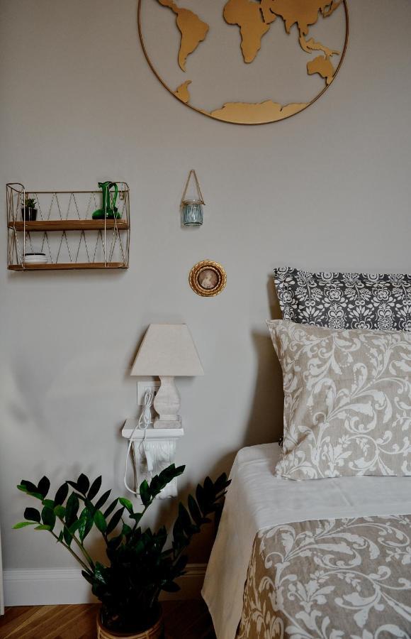 Charming Flat Milazzo 32 Apartment Bologna Bagian luar foto