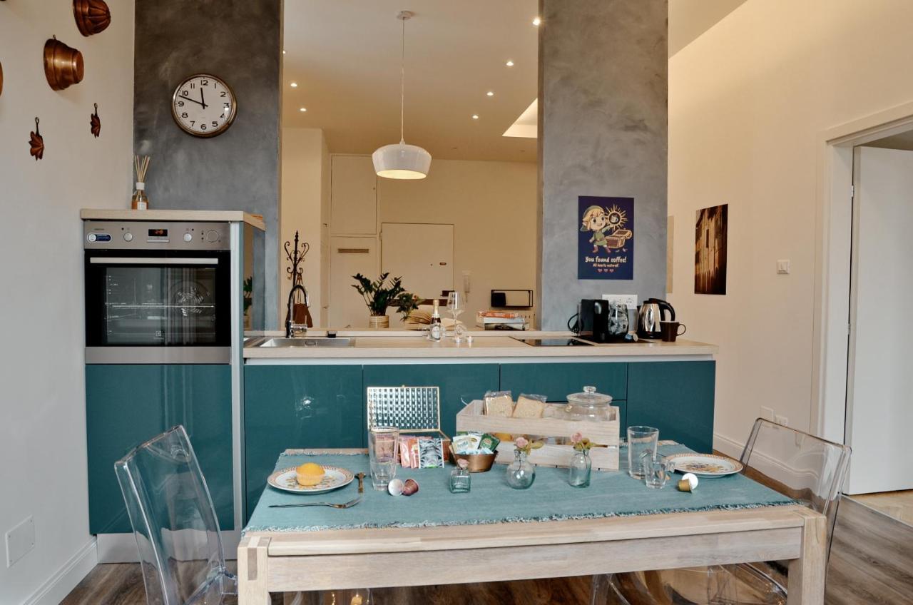 Charming Flat Milazzo 32 Apartment Bologna Bagian luar foto